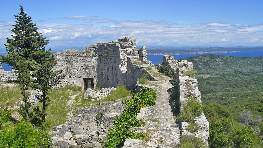 blauwasser_buch_segeln_und_wandern_in_kroatien_festung_sveti_mihovil