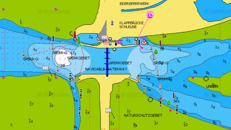 Einhandsegler verfängt sich in den Sperrketten des Eider-Sperrwerkes