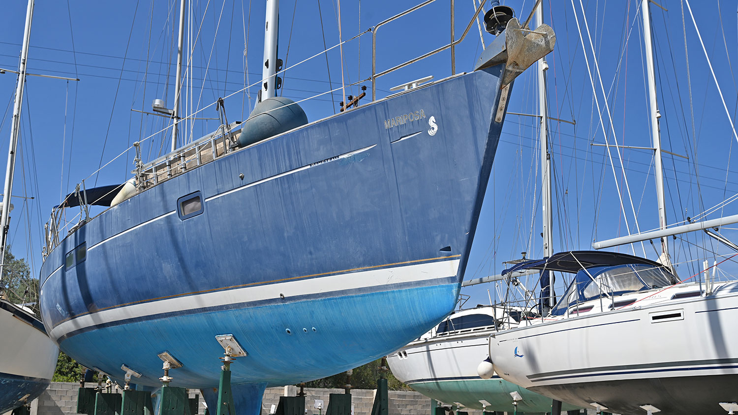 blauwasser_gfk_bootsbau_gelcoat_ausgekreidet