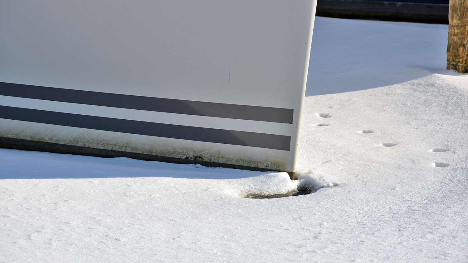blauwasser_gfk_bootsbau_winter_wasserlieger