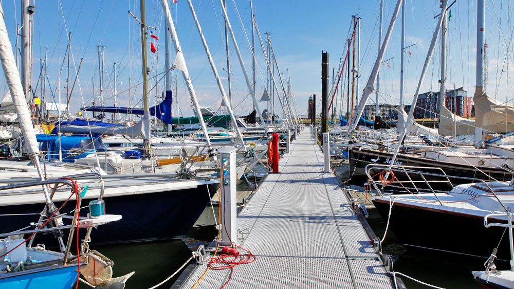 yachthafen cuxhaven restaurant