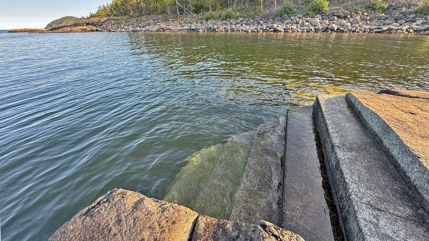 blauwasser_marina_schweden_bottnischer_meerbusen_boenhamn_steinstufen