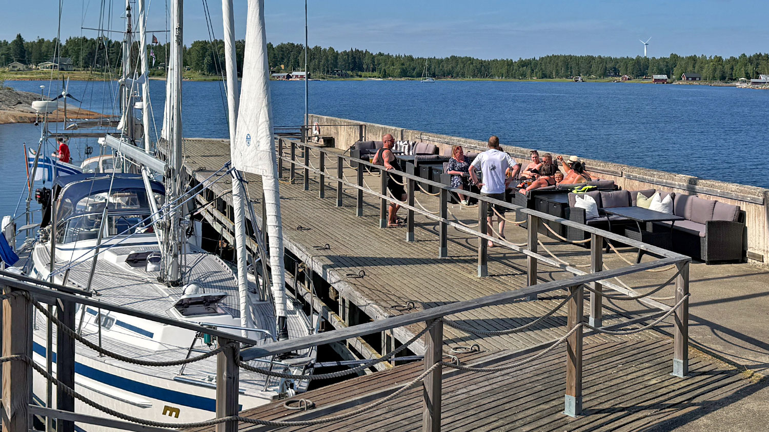 blauwasser_marina_schweden_bottnischer_meerbusen_jaernaeshamn_lounge