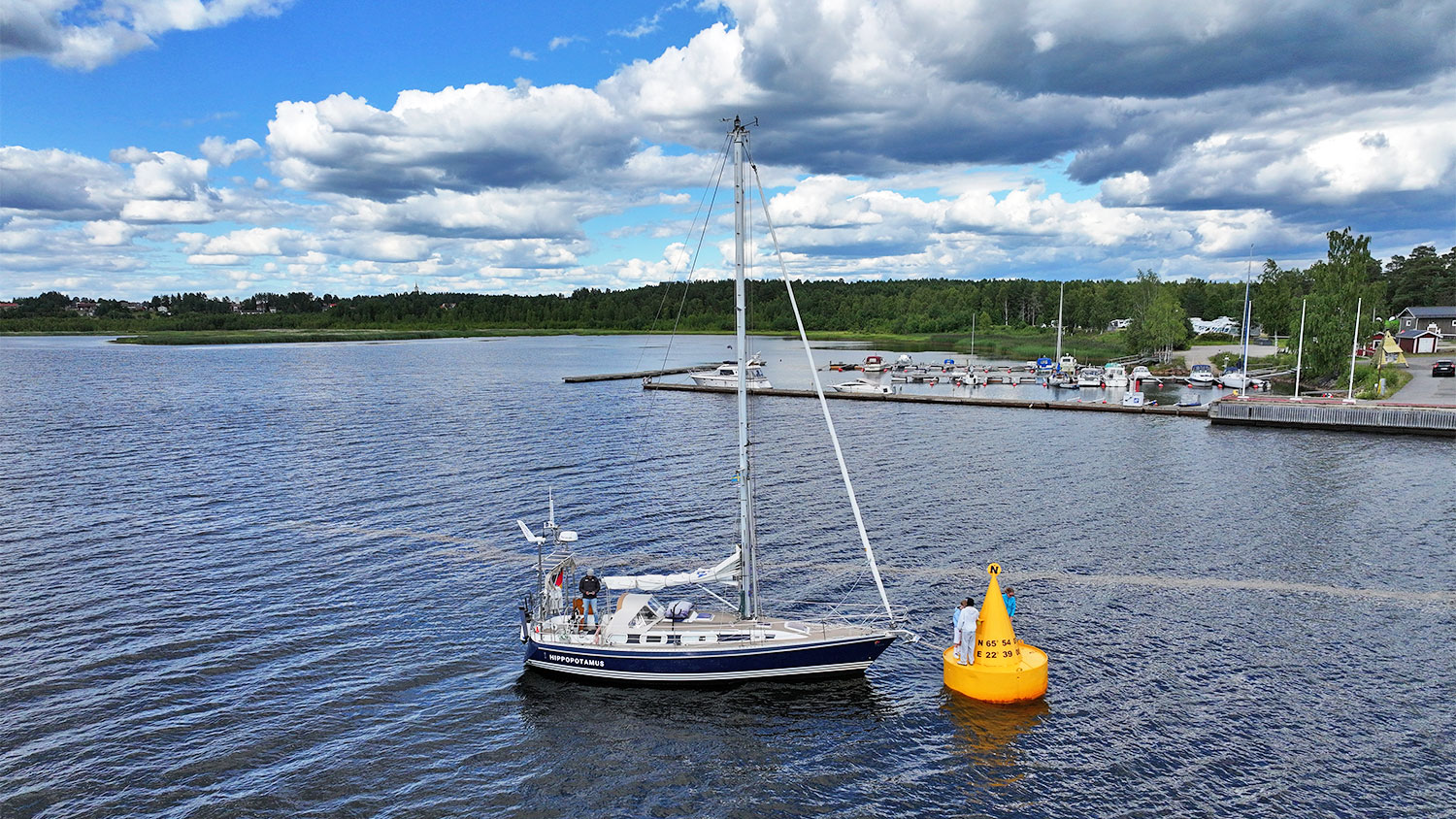 blauwasser_marina_schweden_bottnischer_meerbusen_toerehamn_gelbe_tonne_1