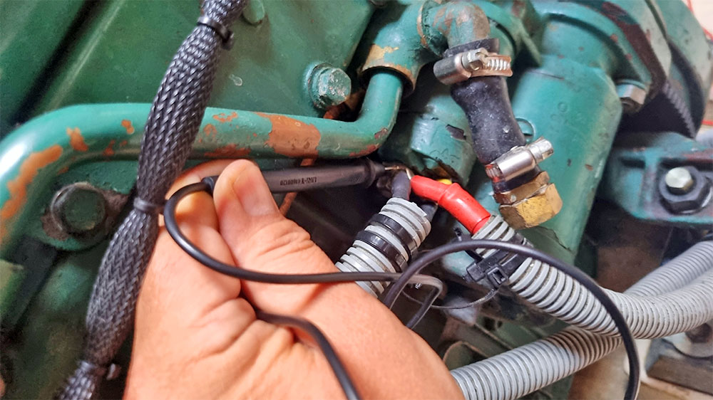 blauwasser_motor_wartung_anlasser_plus_dick