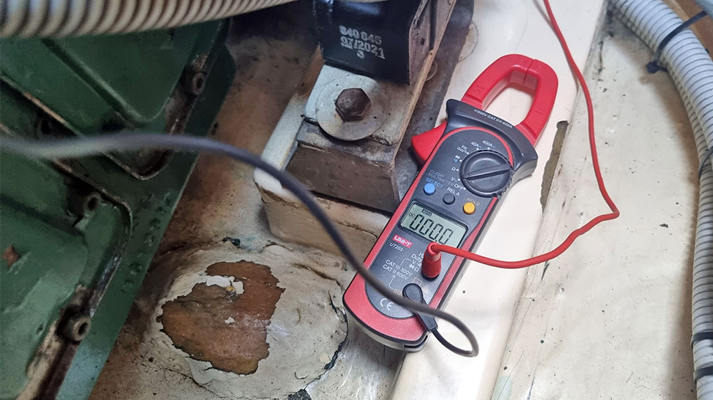 blauwasser_motor_wartung_anlasser_plus_messung_0v