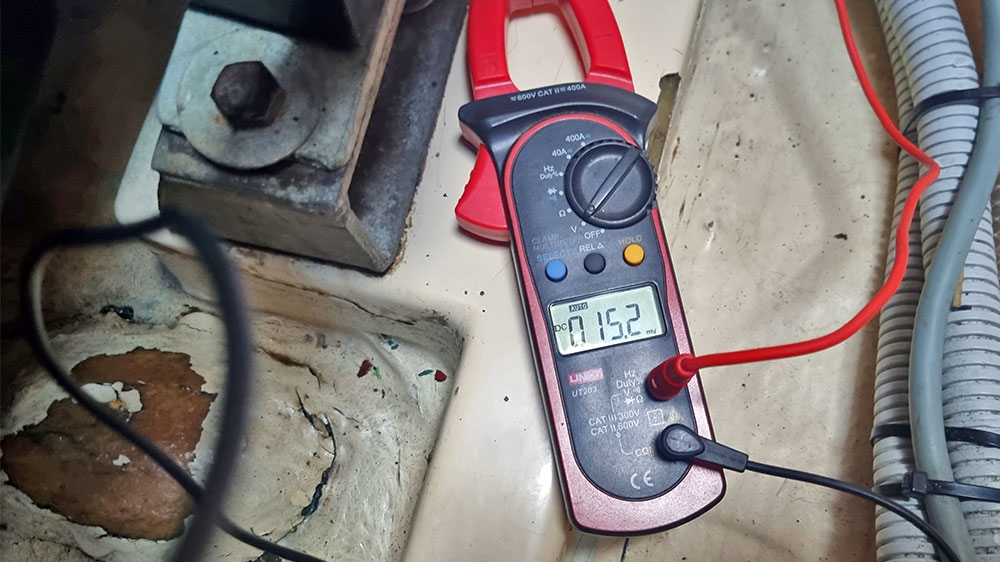 blauwasser_motor_wartung_anlasser_plus_messung_start