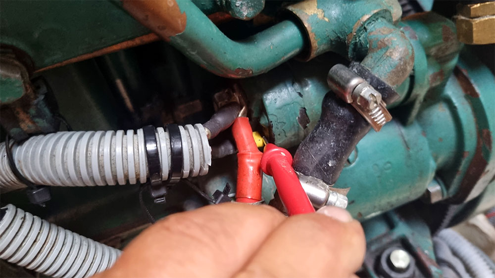 blauwasser_motor_wartung_anlasser_realai_messung_kontakt