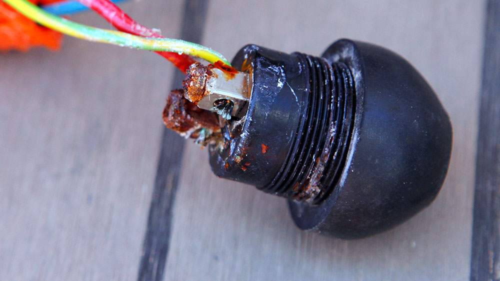 blauwasser_motor_wartung_anlasser_schalter_korrodiert