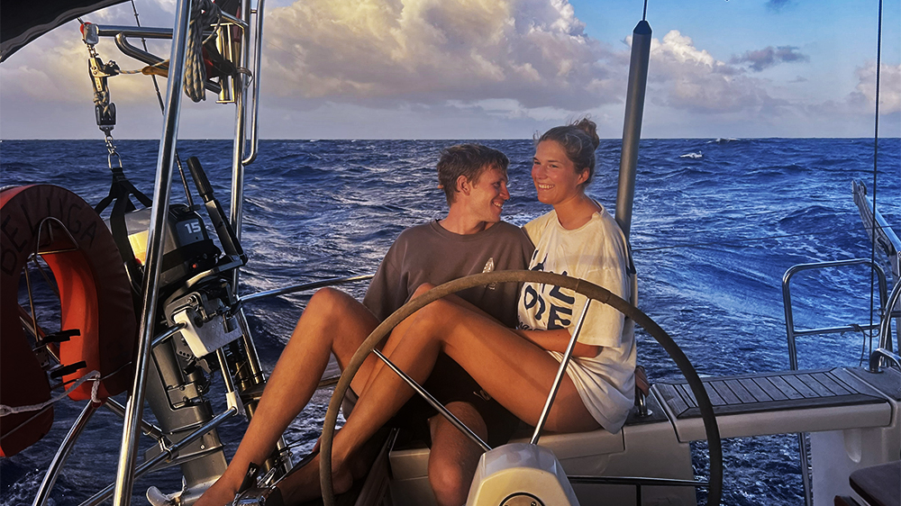 blauwasser_online_weltumsegelung_beluga_cockpit