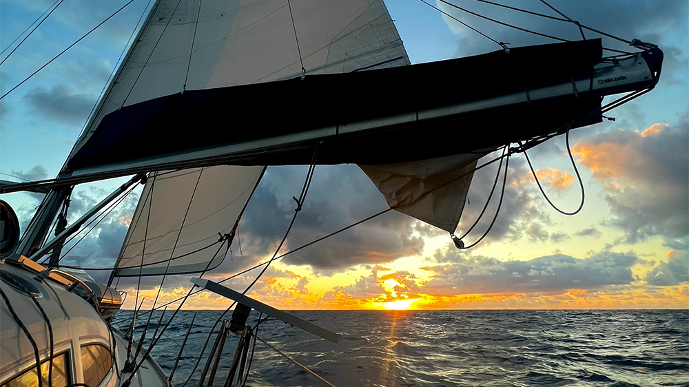 blauwasser_online_weltumsegelung_beluga_sonnenuntergang