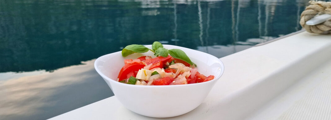 blauwasser_rezepte_smutjes_tomatensalat_header