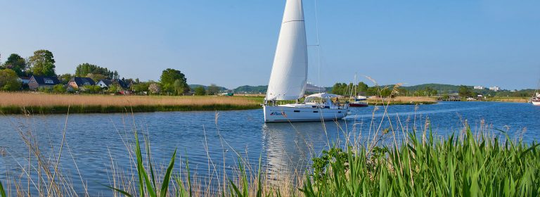 Segeln und Chartern rund Rügen – die Highlights der Insel